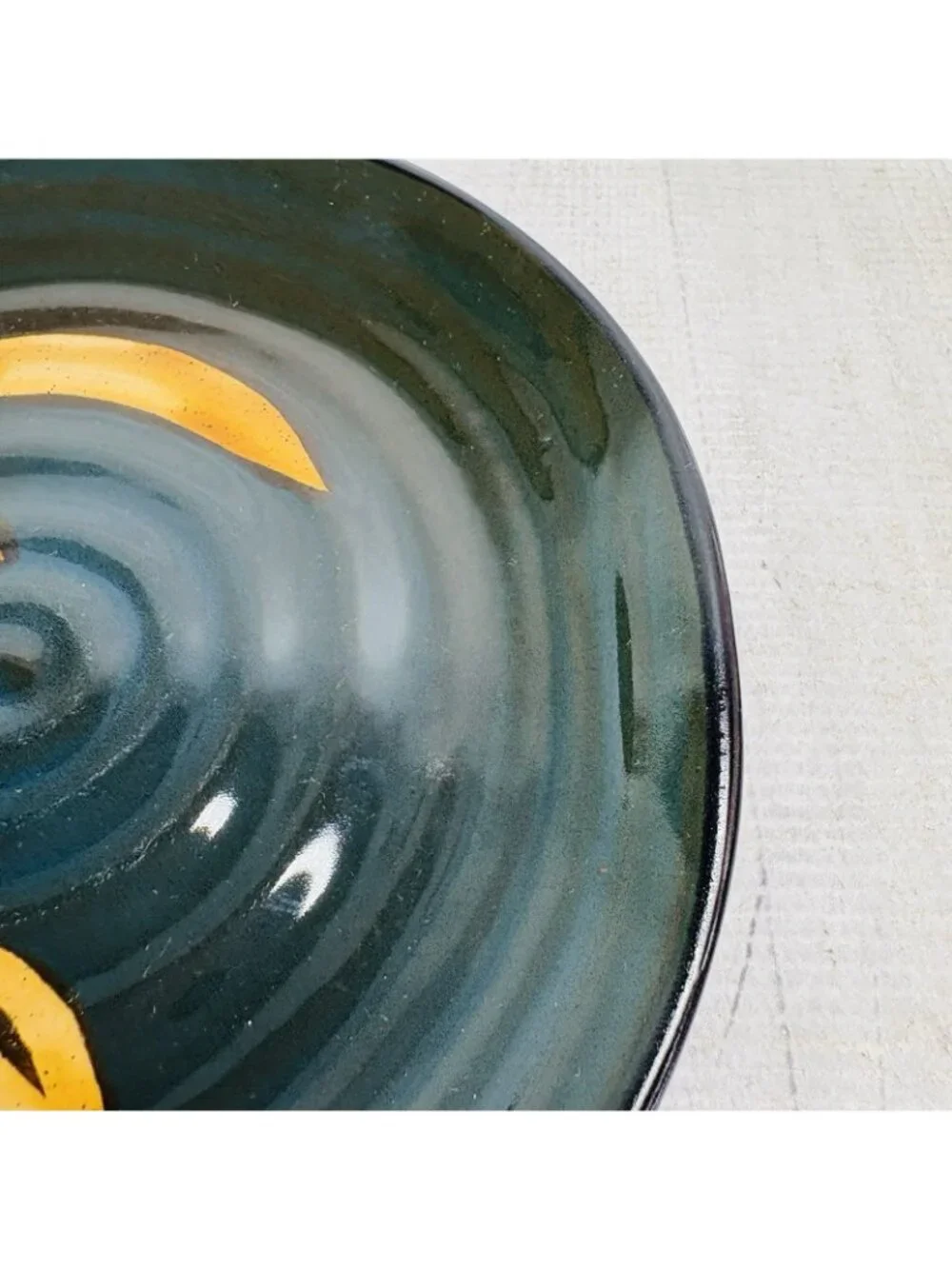 Pier 1 DAKARA Bamboo Leaf Yellow Rust Hand Painted Stoneware 8 5/8